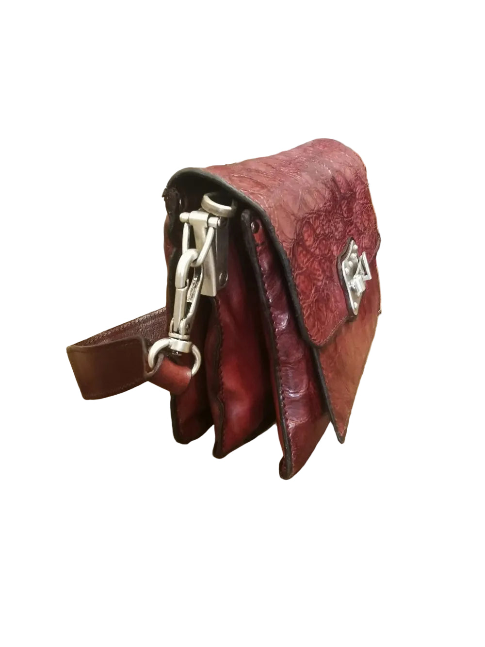 Modello Agnese interamente realizzata in pelle effetto coccodrillo. Made in Italy