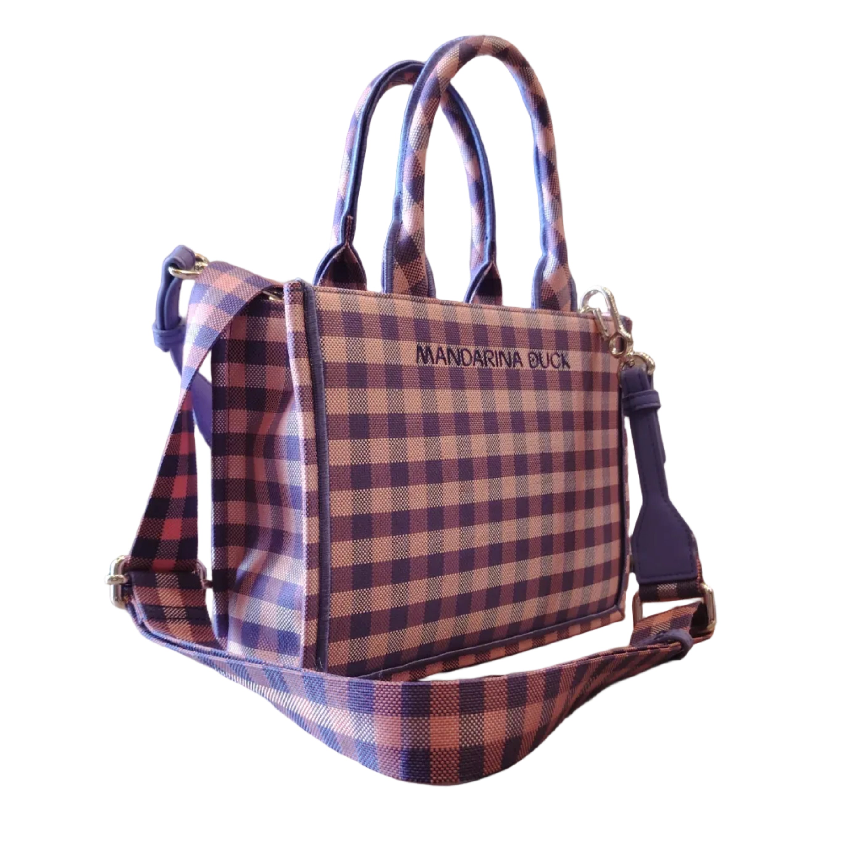 Borsa Tote Shopper in tessuto MD20 Mandarina Duck, è realizzata in mitrix, materiale leggero, resistente e dall’effetto cangiante