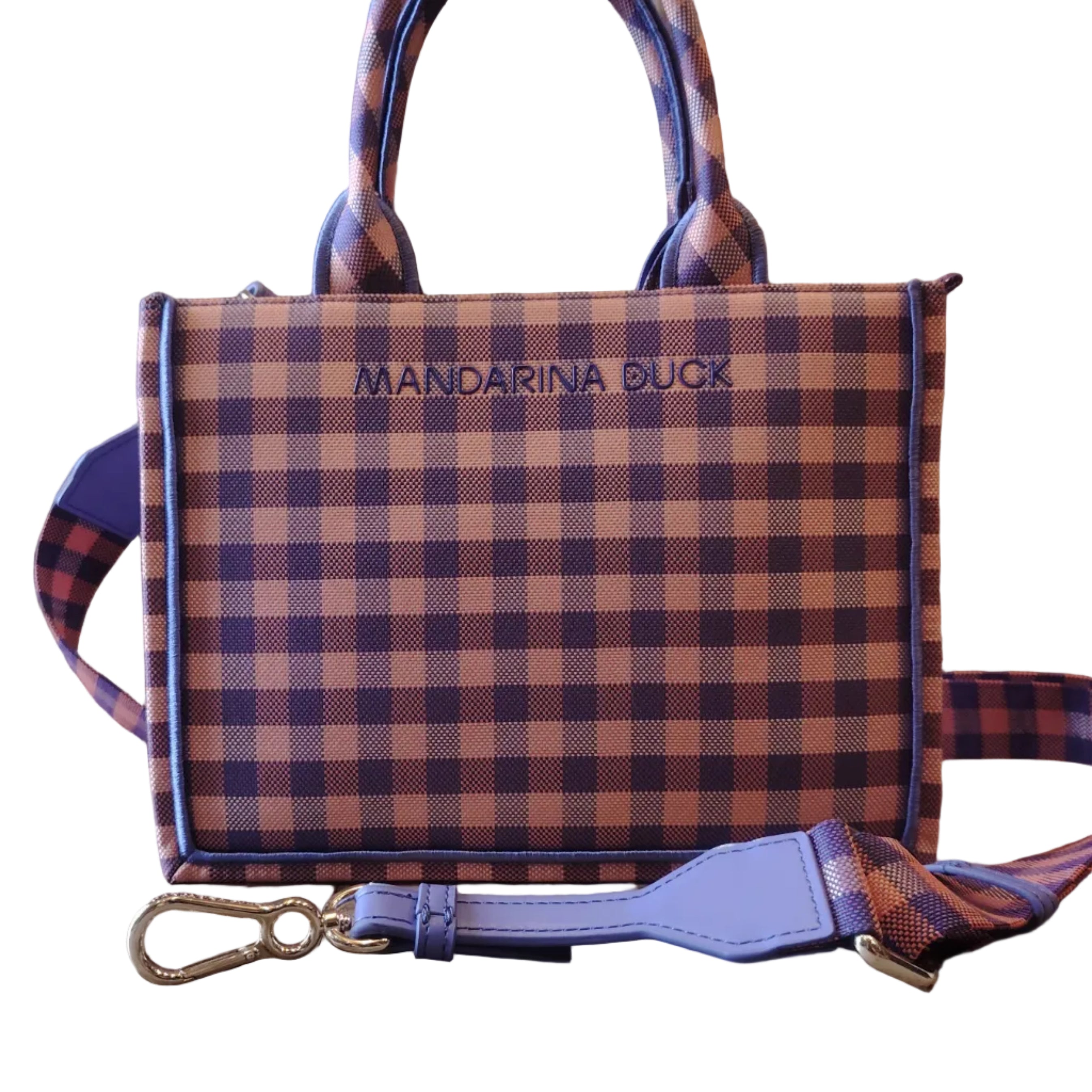 Borsa Tote Shopper in tessuto MD20 Mandarina Duck, è realizzata in mitrix, materiale leggero, resistente e dall’effetto cangiante