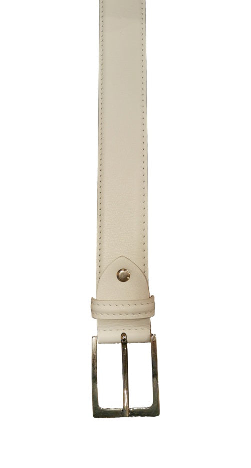 Cintura realizzata totalmente in pelle bianca, alta 3,5 cm. Adatta a donne e uomini. Made in Italy