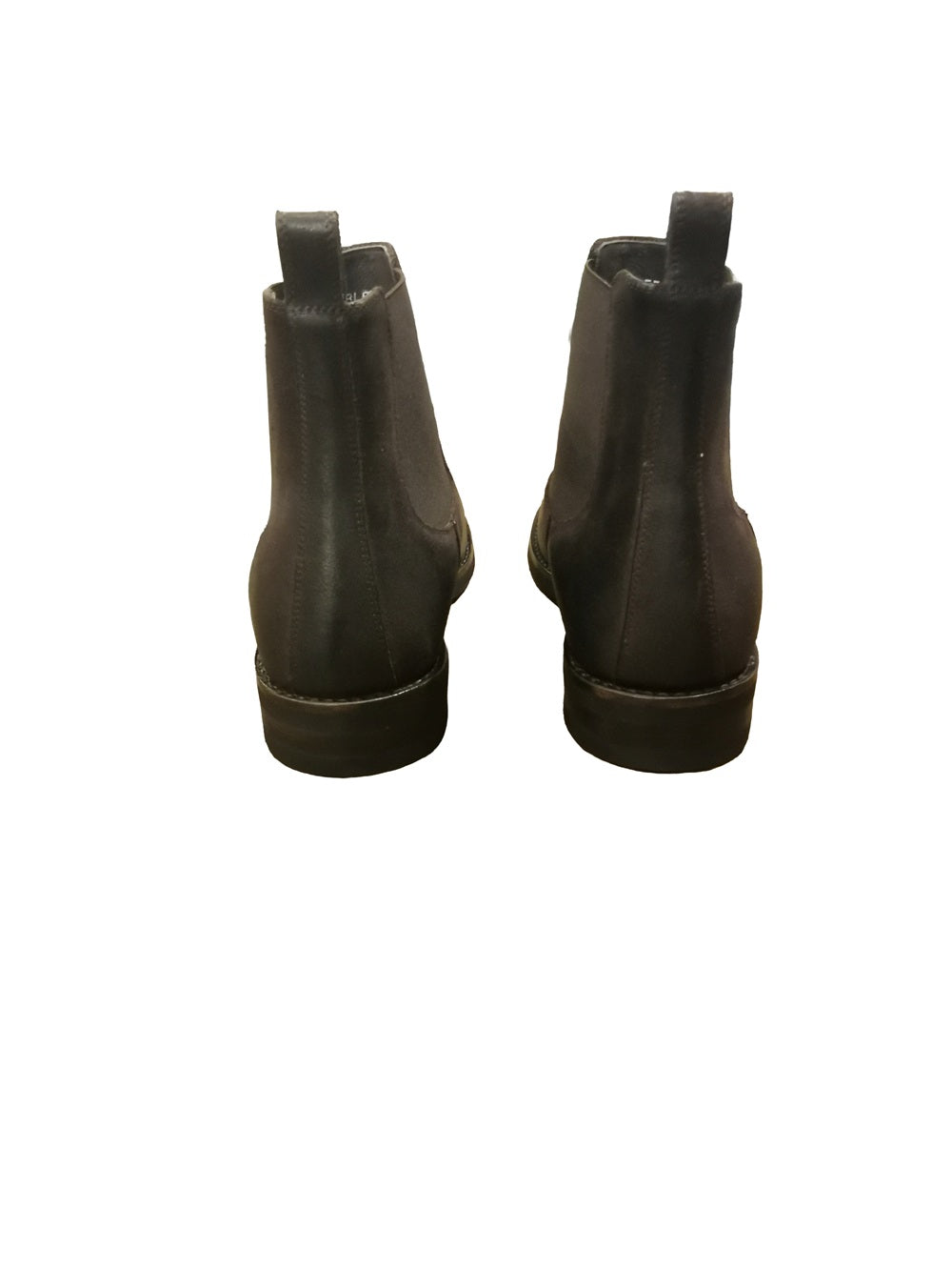 Stivaletto da uomo, in pelle rovesciata in Nabuk. Pratico e facile da indossare grazie alle due bande elastiche poste sui lati.
