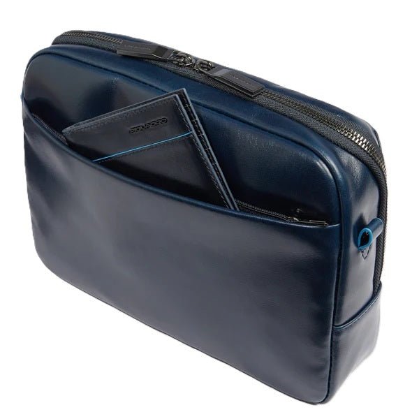 Tracolla uomo porta iPad®mini Piquadro CA6588B2 Mogano - Pelletteria Allegrini