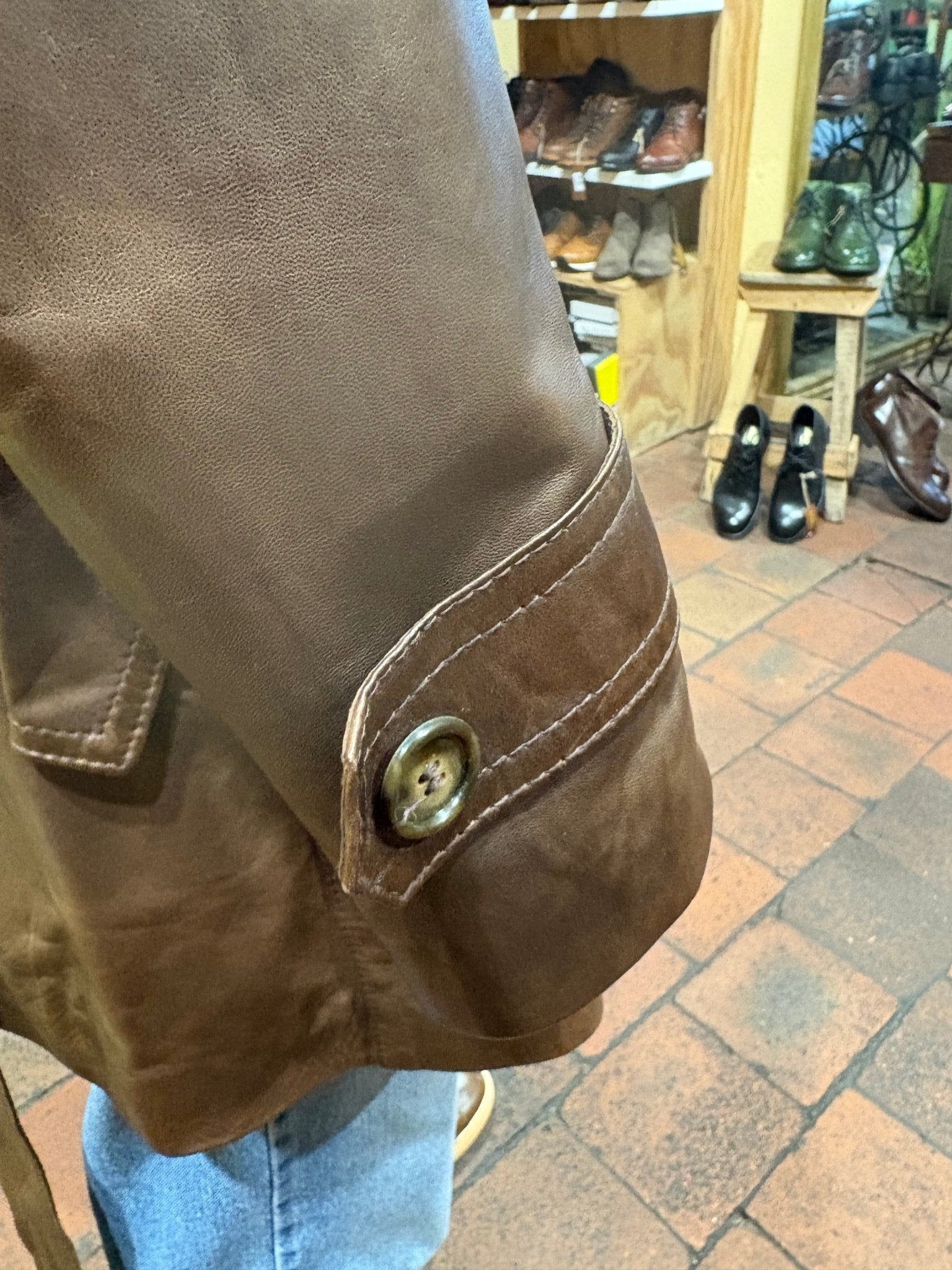 TRENCH uomo in pelle tamponato a mano Tuscany Pelletteria Allegrini Filippo Testa di moro - Pelletteria Allegrini