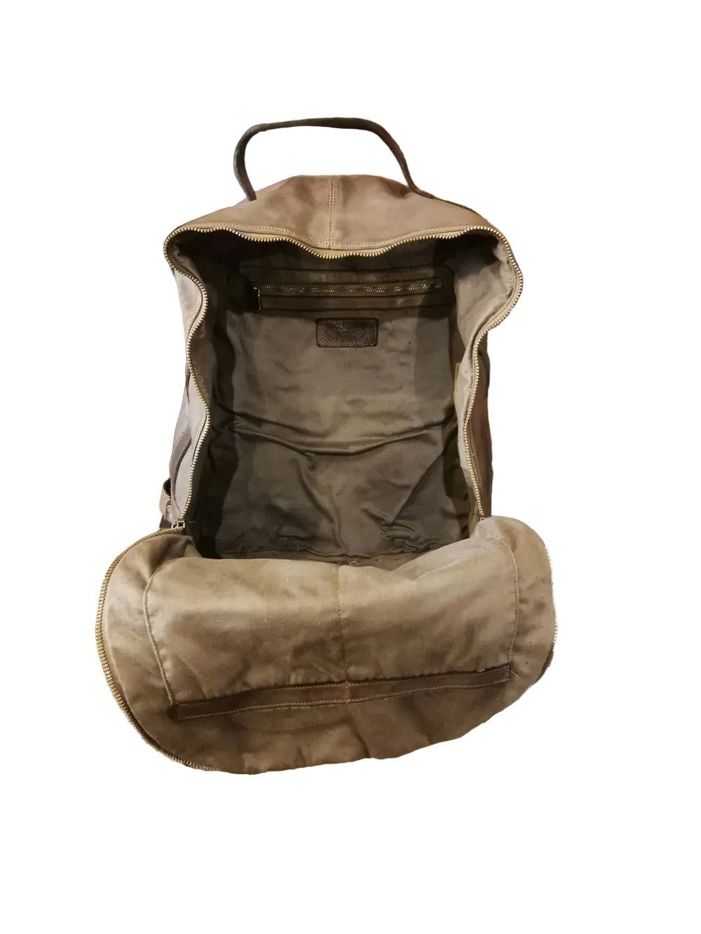 Trolley in pelle, con effetto vintage. Può essere rimossa la struttura delle ruote e fatto diventare uno zaino. Concia al vegetale. Made in Italy
