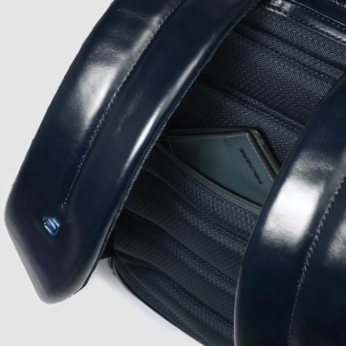 Zaino piccolo in pelle Piquadro CA3214B2 Blu - Pelletteria Allegrini