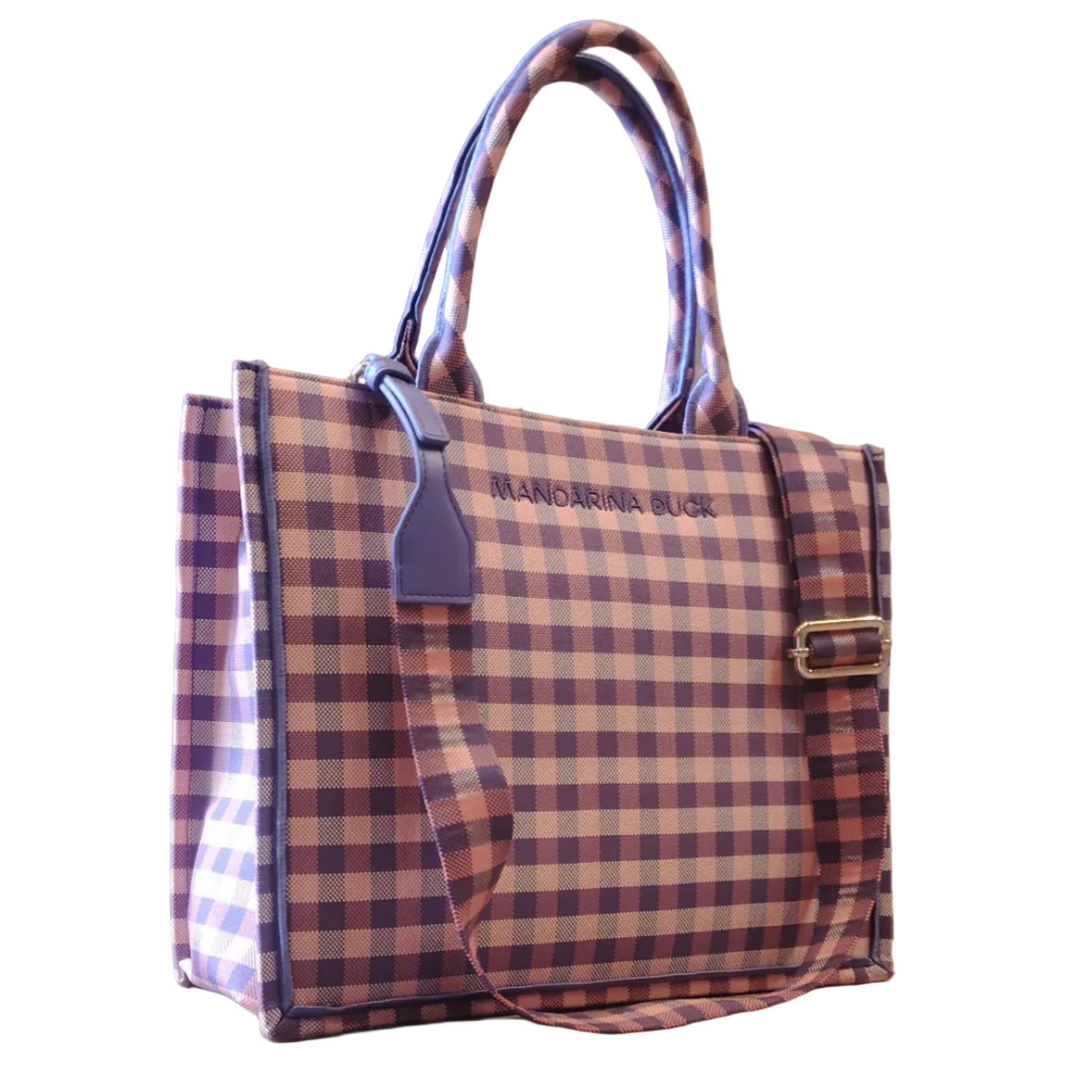 Borsa Tote Shopper in tessuto MD20 Mandarina Duck, è realizzata in mitrix, materiale leggero, resistente e dall’effetto cangiante