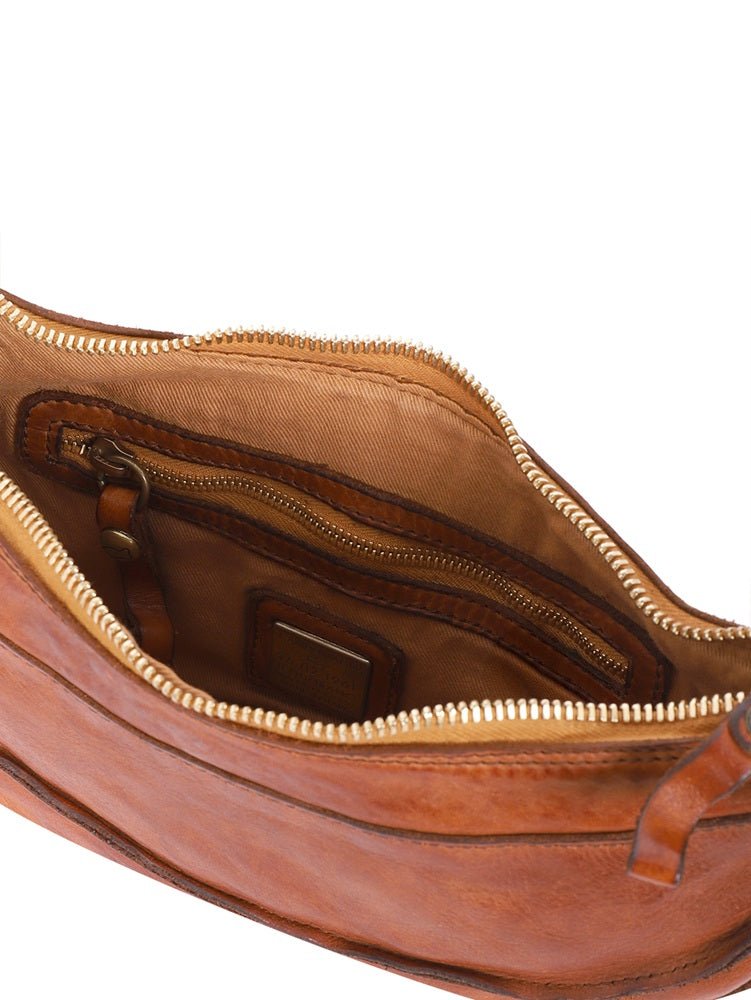 Borsa/Marsupio mezzaluna grande in pelle Campomaggi C040240ND X0001 cognac - Pelletteria Allegrini
