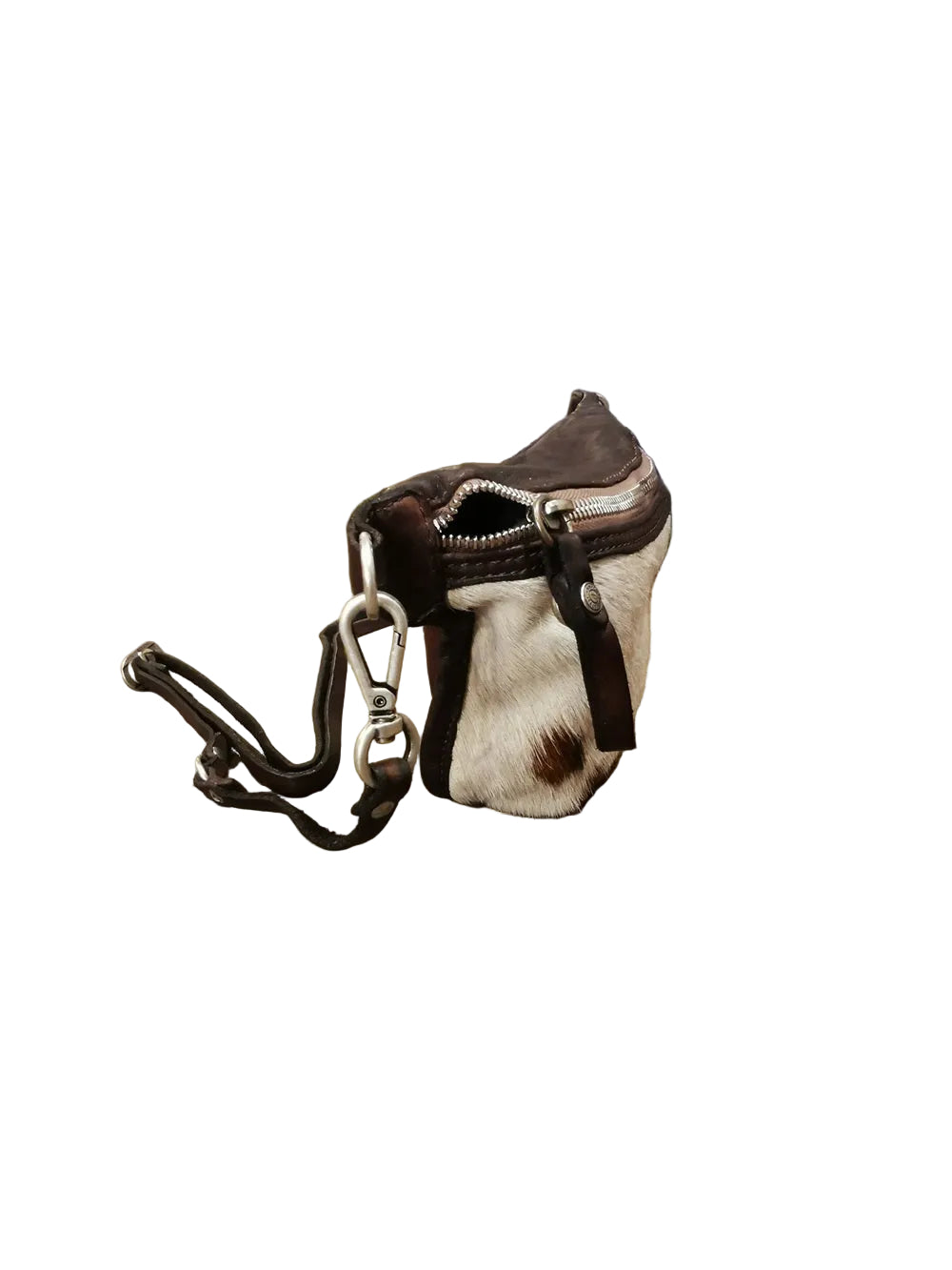 Piccolo marsupio realizzato in pelle, con la parte frontale realizzata in pelle di vacchetta a pelo. Made in Italy