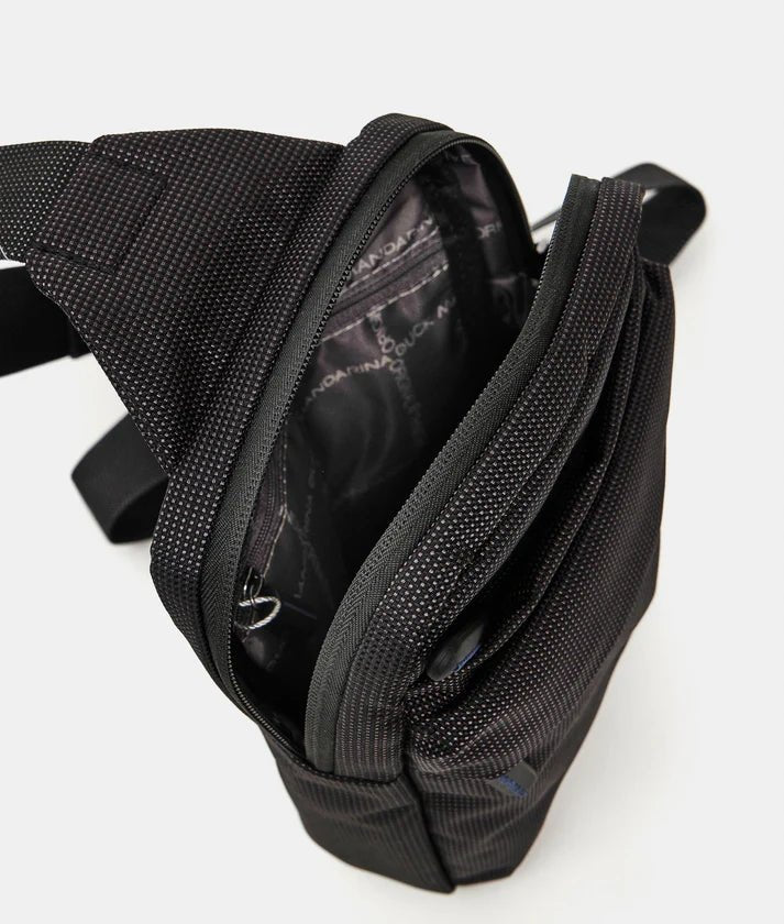 Monospalla sling bag District bag Mandarina Duck P10KPM02 Nero - Pelletteria Allegrini