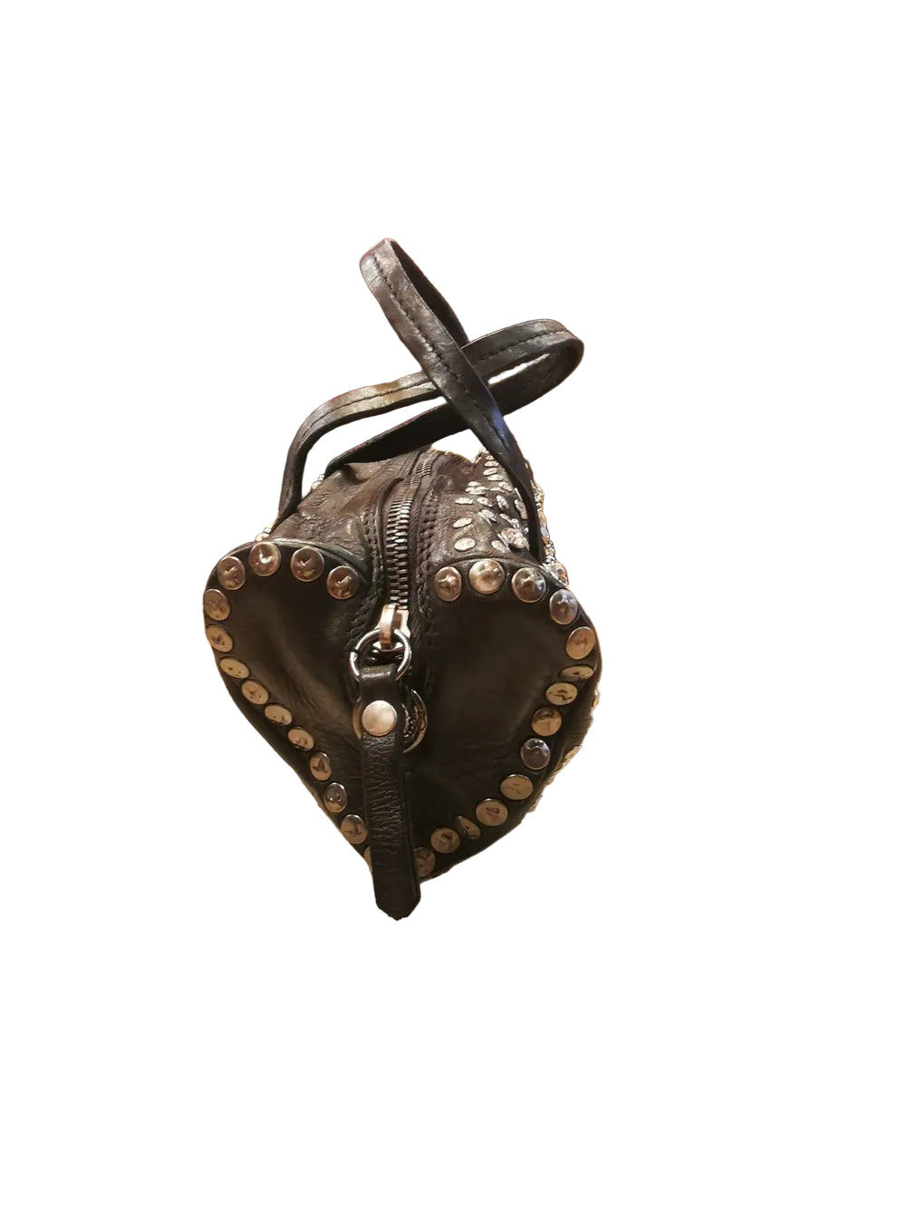 Piccola borsa, dalla forma a cuore, impreziosita da borchie, strass e fiori, nel classico di Campomaggi. Made in Italy