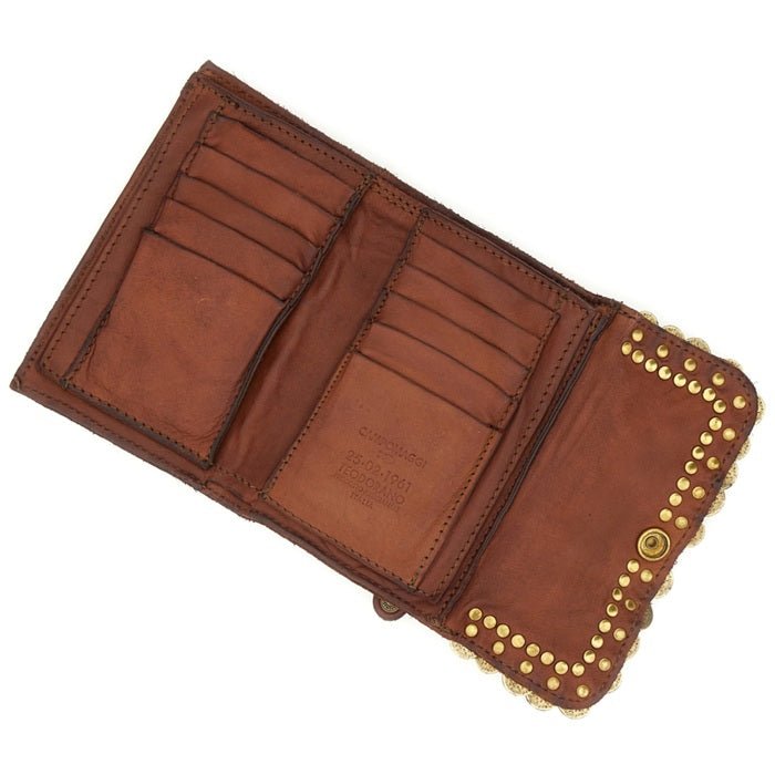 Portafoglio con borchie e medaglie in pelle Mirta Campomaggi C027930ND X3010 Cognac - Pelletteria Allegrini